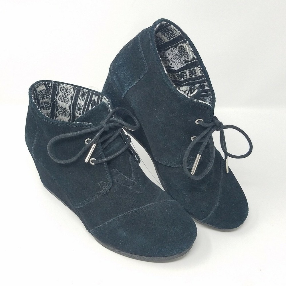 Toms women 8 black Chic lace up ankle boot covered wedge heel suede upper grunge